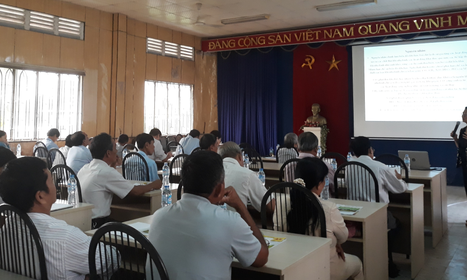 Hội thảo “Giải ph&aacute;p sản xuất n&ocirc;ng nghiệp th&iacute;ch ứng với biến đổi kh&iacute; hậu”