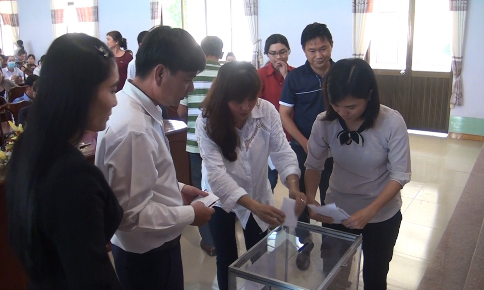 Đức H&ograve;a: Vận động được hơn 3,8tỷ đồng quỹ “Ng&agrave;y v&igrave; người ngh&egrave;o” năm 2017