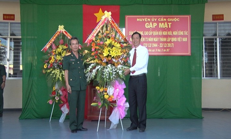 Cần Giuộc: Họp mặt c&aacute;n bộ qu&acirc;n đội nh&acirc;n kỷ niệm 22/12