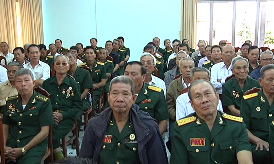 Tỉnh ủy Long An đ&atilde; tổ chức họp mặt c&aacute;n bộ qu&acirc;n đội nghỉ hưu