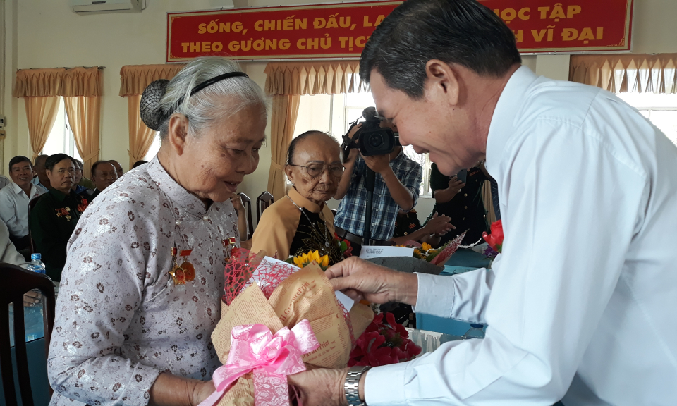 TPT&acirc;n An: Họp mặt kỷ niệm ng&agrave;y th&agrave;nh lập QĐND Việt Nam