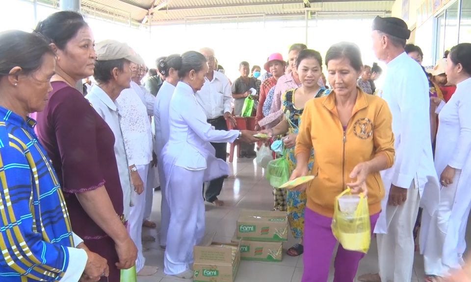 Năm 2017: Bếp ăn từ thiện Hậu Nghĩa cung cấp hơn 132 ng&agrave;n suất ăn cho bệnh nh&acirc;n ngh&egrave;o