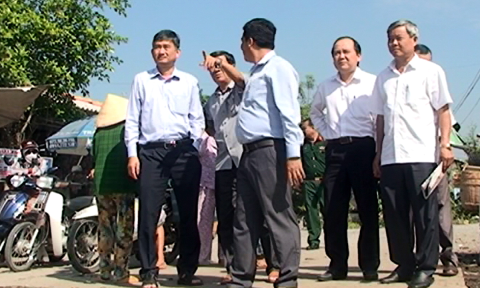 Ph&oacute; CT UBND Tỉnh Long An Phạm Văn Cảnh kiểm tra c&ocirc;ng t&aacute;c ph&ograve;ng chống b&atilde;o số 16 tại Ch&acirc;u Th&agrave;nh, Cần Đước