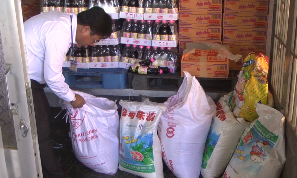 Đức H&ograve;a: tăng cường gi&aacute;m s&aacute;t ATVS thực phẩm