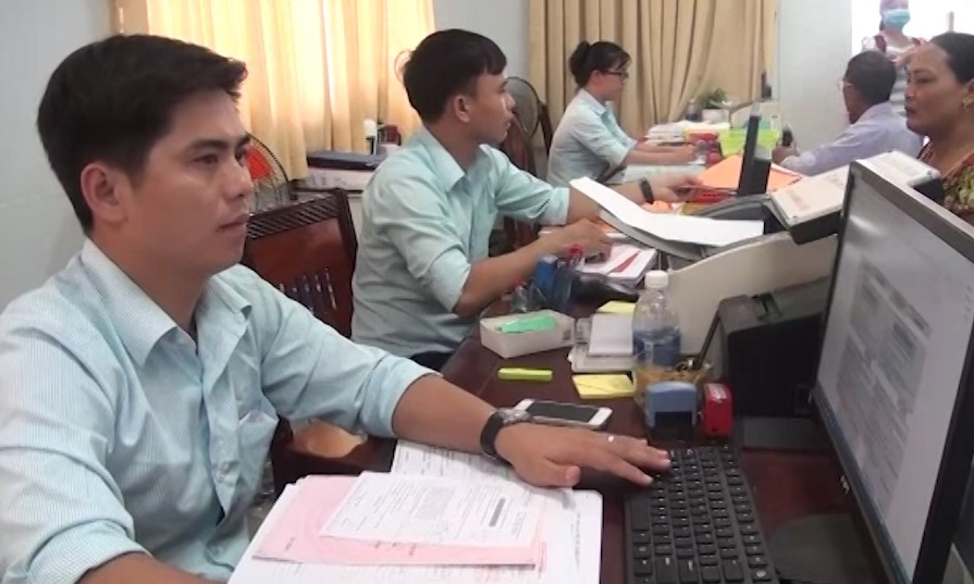 Giải quyết thủ tục h&agrave;nh ch&iacute;nh ở Đức Ho&agrave;