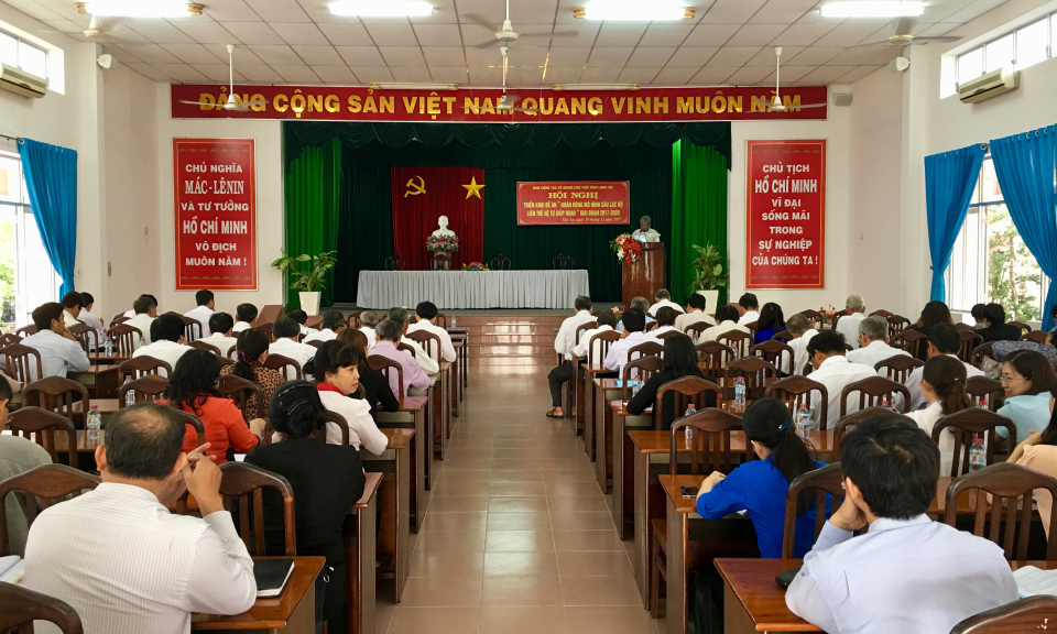 Hội nghị triển khai Đề &aacute;n &ldquo;Nh&acirc;n rộng m&ocirc; h&igrave;nh CLB li&ecirc;n thế hệ&rdquo;