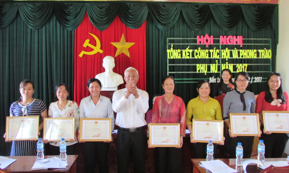 Bến Lức: Tổng kết c&ocirc;ng t&aacute;c hội v&agrave; phong tr&agrave;o phụ nữ năm 2017
