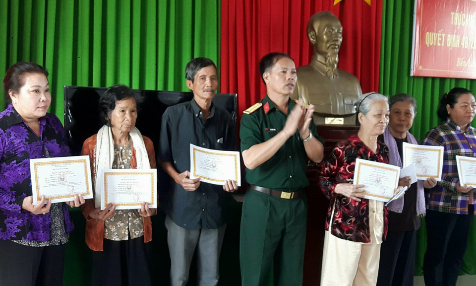 Bến Lức: Chi trả trợ cấp cho D&acirc;n c&ocirc;ng hỏa tuyến