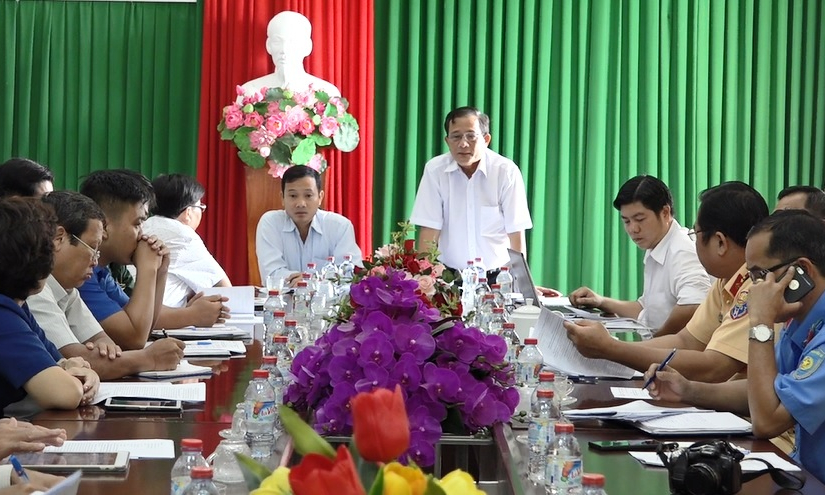 Ban ATGT tỉnh l&agrave;m việc tại thị x&atilde; Kiến Tường