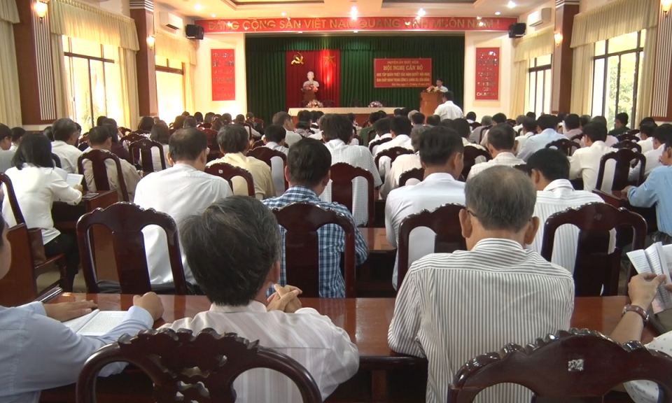 Đức H&ograve;a tập qu&aacute;n triệt c&aacute;c Nghị quyết hội nghị ban chấp h&agrave;nh Trung ương 6