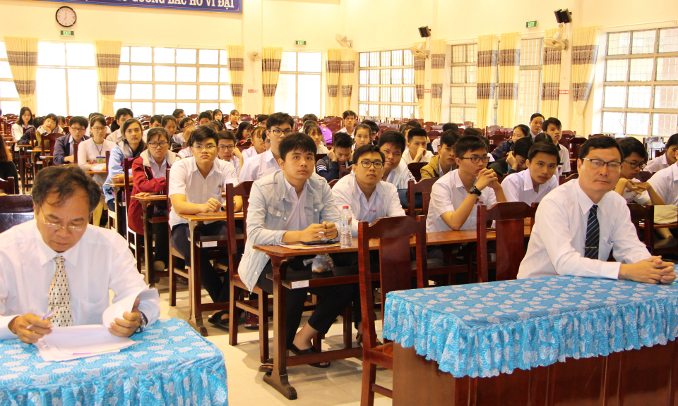 Ph&oacute;ng sự ảnh: H&aacute;o hức bước v&agrave;o kỳ thi chọn học sinh giỏi quốc gia 2018