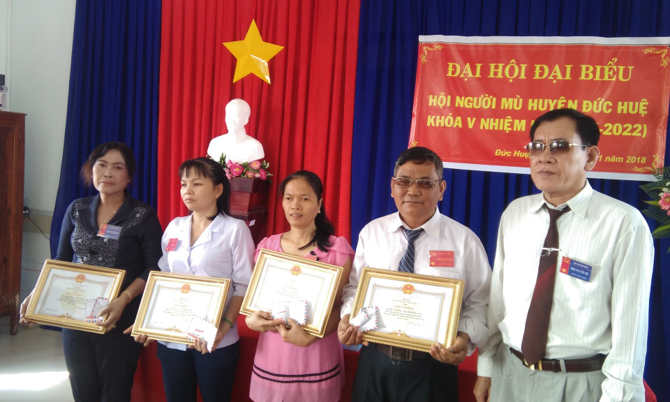 Đại hội Đại biểu lần thứ V Hội Người m&ugrave; huyện Đức Huệ