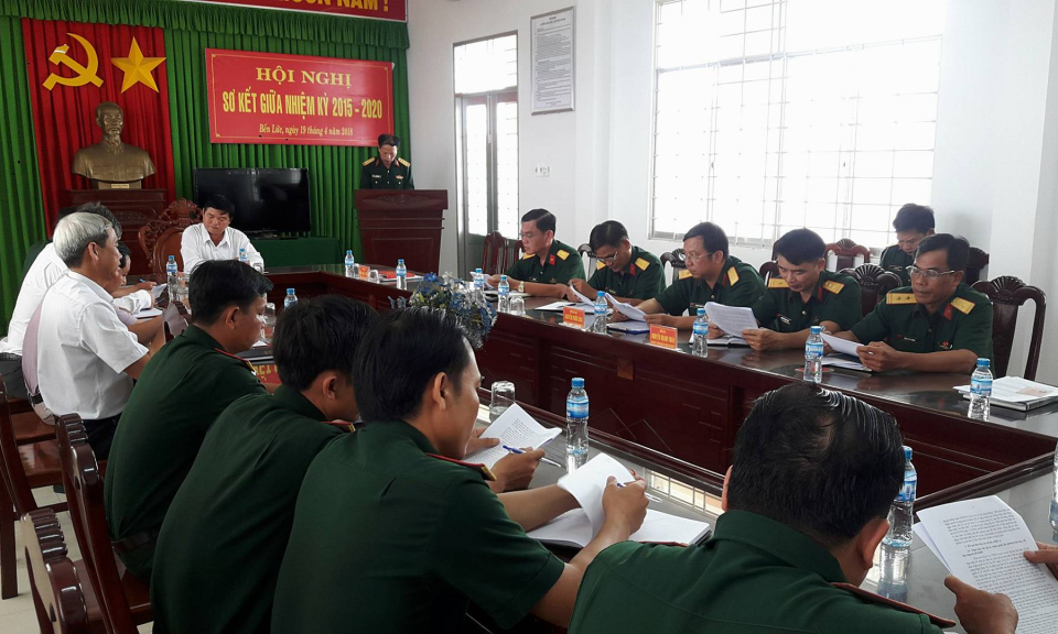 Bến Lức: Đảng ủy Qu&acirc;n sự huyện sơ kết giữa nhiệm kỳ 2015 – 2020