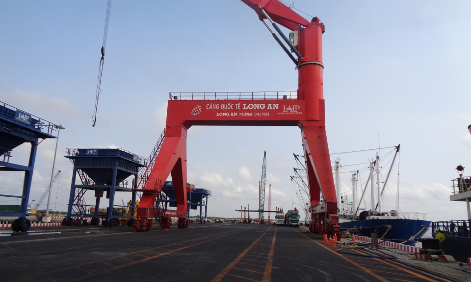 Cần Giuộc: Tập trung nhiều giải ph&aacute;p thu h&uacute;t đầu tư