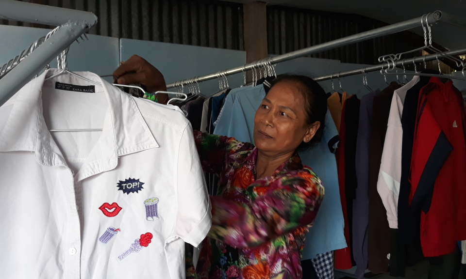 T&acirc;n An : Ra mắt “Shop quần &aacute;o 0 đồng” v&agrave; “Tủ b&aacute;nh m&igrave; từ thiện”