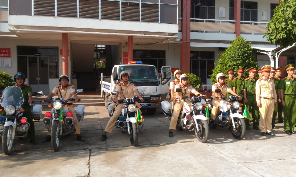 C&ocirc;ng an Đức Ho&agrave; ra qu&acirc;n tấn c&ocirc;ng tội phạm đợt cao điểm