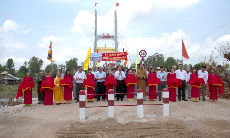 T&acirc;n Hưng: Kh&aacute;nh th&agrave;nh cầu d&acirc;y văng Hưng Điền B