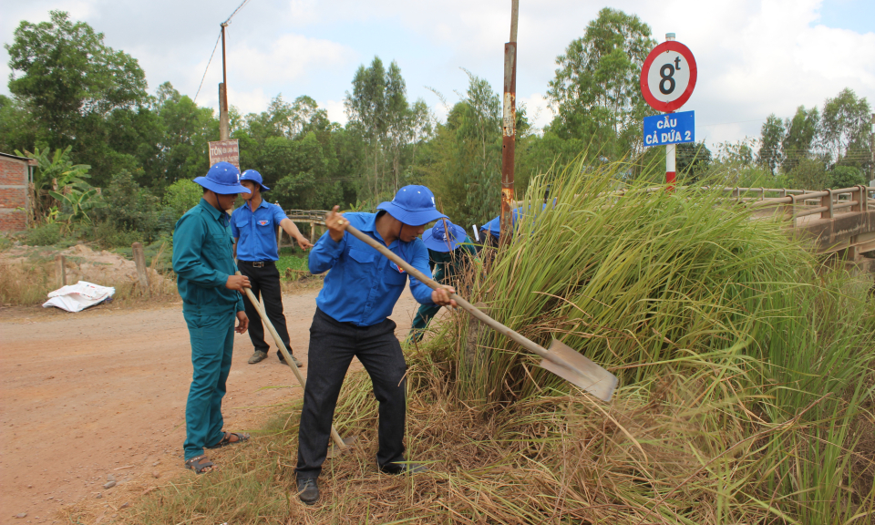 Mộc H&oacute;a: Ra qu&acirc;n l&agrave;m sạch m&ocirc;i trường