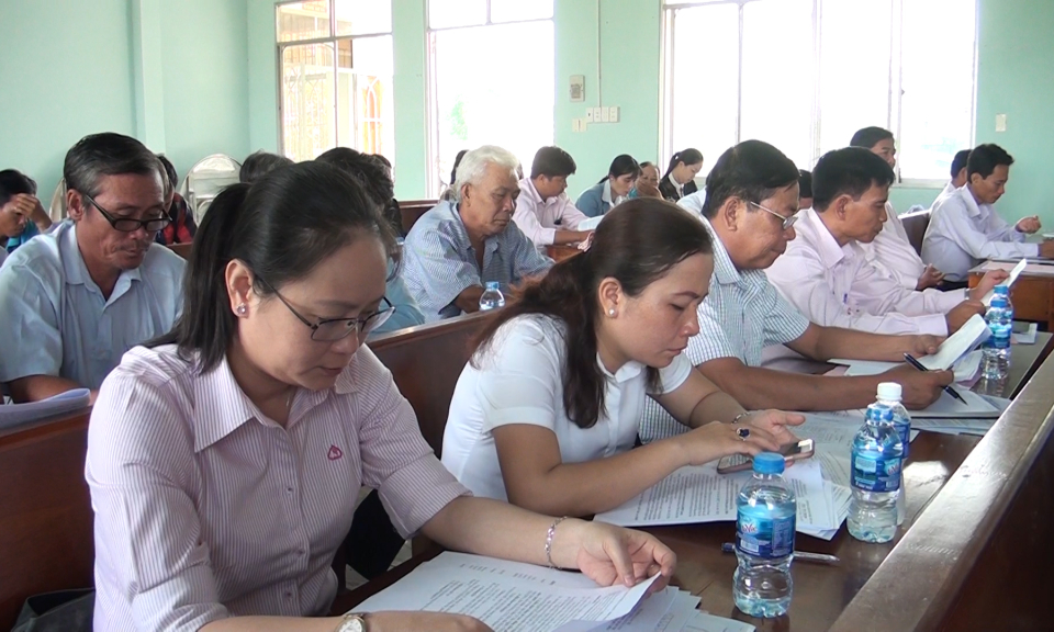 Ban đại diện HĐQT ph&ograve;ng giao dịch NHCSXH huyện Đức H&ograve;a họp qu&yacute; 1/2018