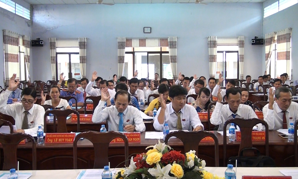 HĐND huyện Đức H&ograve;a tổ chức kỳ họp thứ 8 (kỳ họp bất thường) kh&oacute;a XI