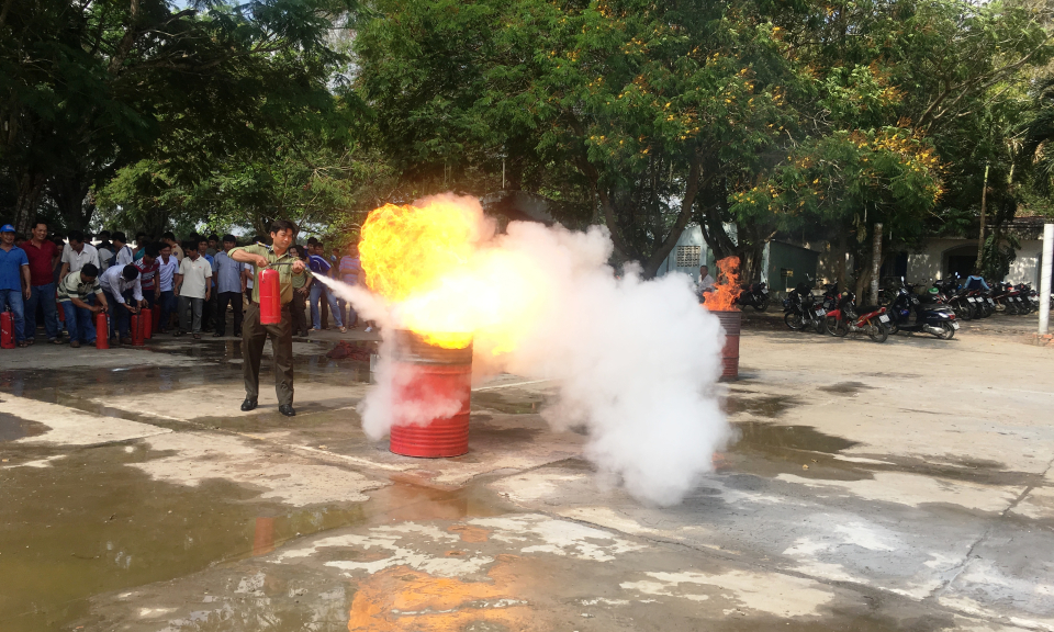 TX Kiến Tường: Tập huấn c&ocirc;ng t&aacute;c ph&ograve;ng ch&aacute;y, chữa ch&aacute;y năm 2018