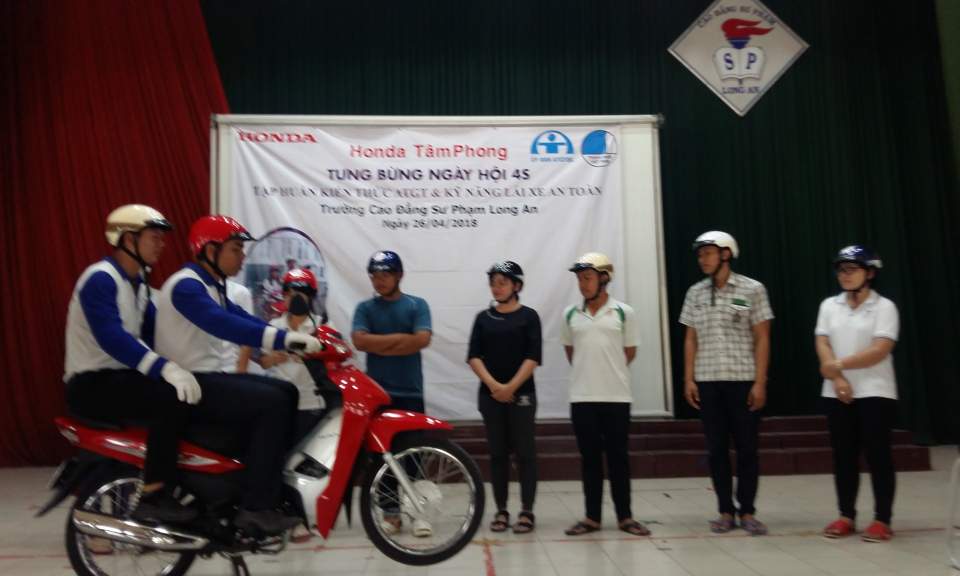 Ng&agrave;y hội 4S tại trường Cao Đẳng Sư phạm Long An