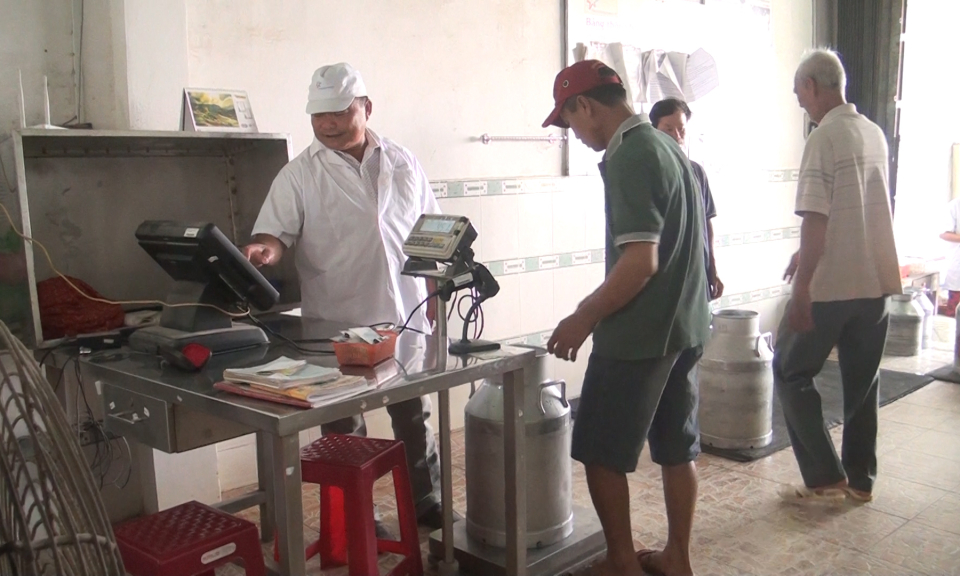 N&ocirc;ng d&acirc;n sản xuất giỏi Trần Văn Sắt