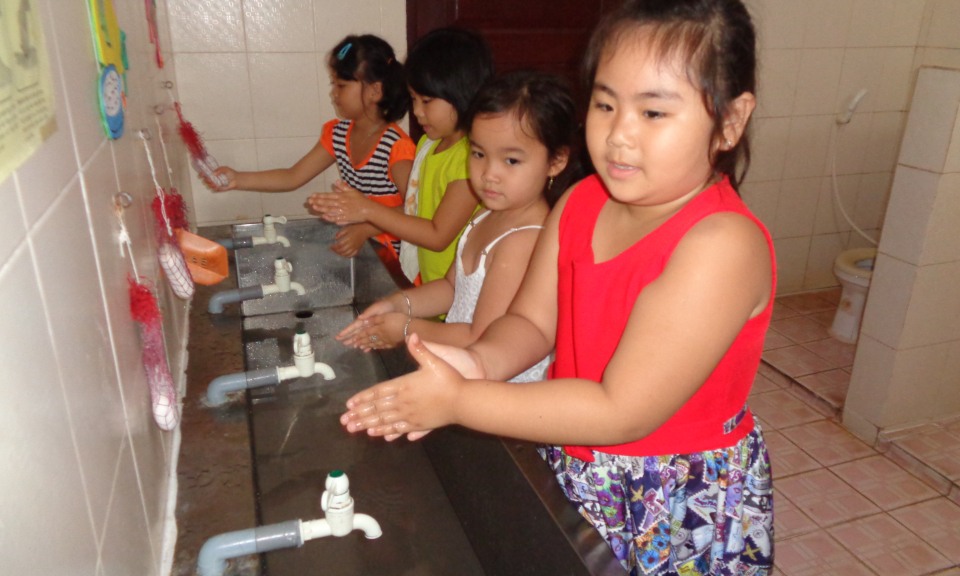 Cần Giuộc: Chủ động ph&ograve;ng chống bệnh Sốt xuất huyết, Tay ch&acirc;n Miệng