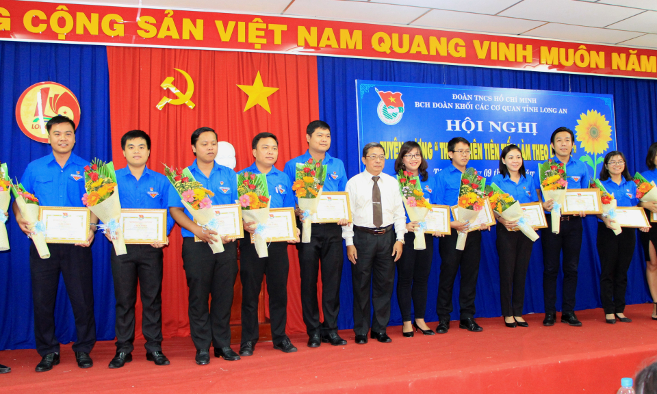 Đo&agrave;n khối C&aacute;c cơ quan tỉnh: Tuy&ecirc;n dương thanh ni&ecirc;n ti&ecirc;n tiến l&agrave;m theo lời B&aacute;c