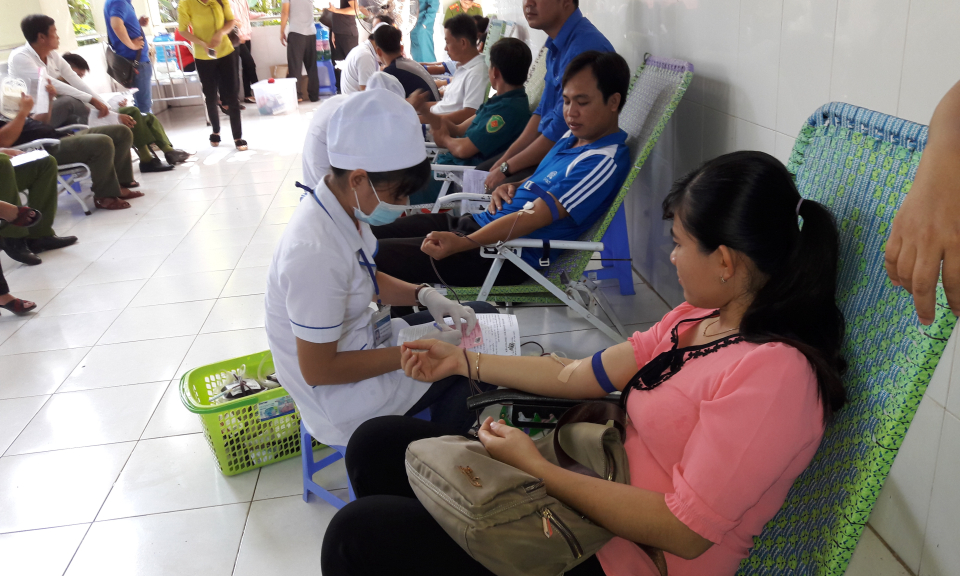 T&acirc;n Thạnh: Hiến m&aacute;u t&igrave;nh nguyện đợt 2 năm 2018