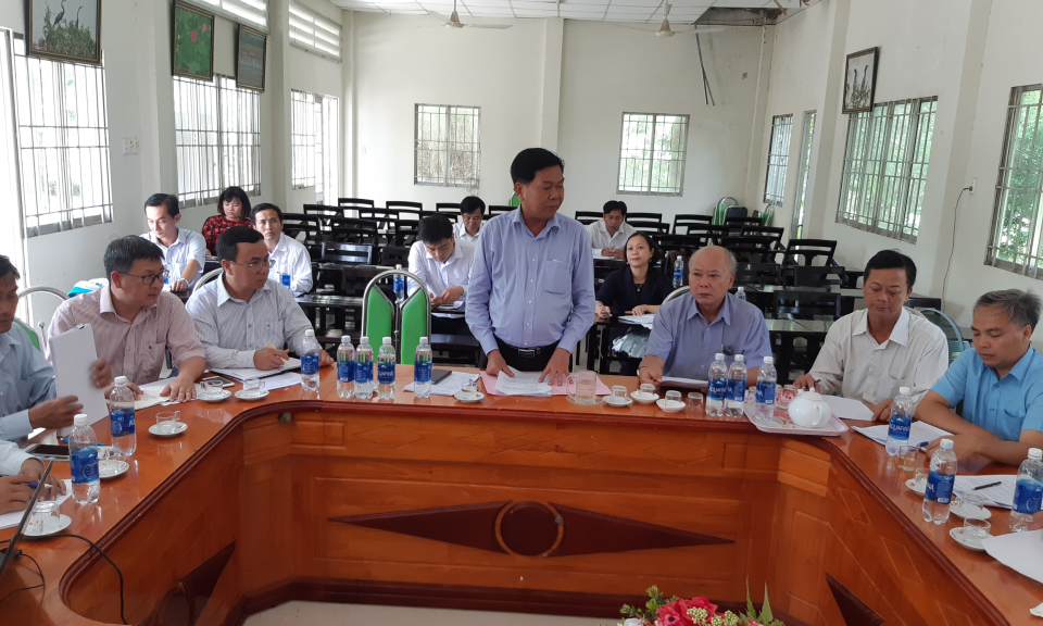 Chủ tịch UBND tỉnh l&agrave;m việc tại khu du lịch L&agrave;ng nổi T&acirc;n Lập v&agrave; khu bảo tồn đất ngập nước L&aacute;ng Sen