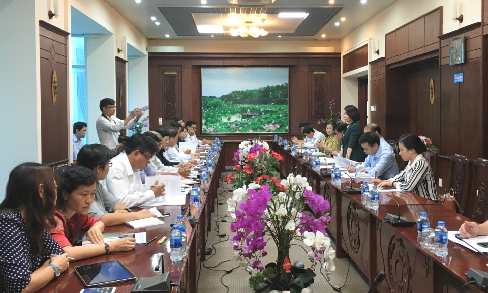 Đo&agrave;n gi&aacute;m s&aacute;t Trung ương thực hiện NQ TW 6 về khoa học c&ocirc;ng nghệ l&agrave;m việc tại Tỉnh Long An