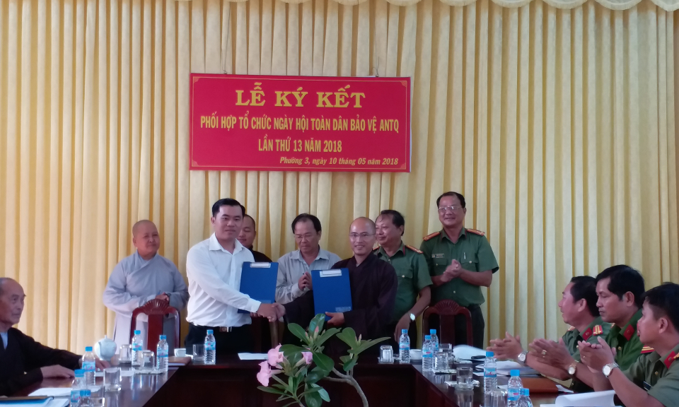 TPT&acirc;n An: K&yacute; kết phối hợp đấu tranh ph&ograve;ng chống tội phạm