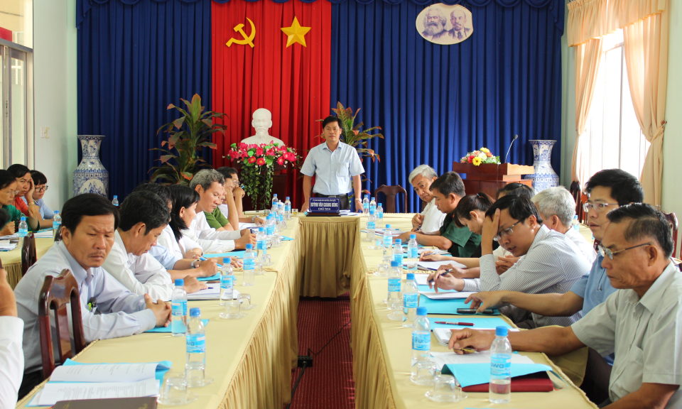 Cần Đước: L&agrave;m việc Ban chỉ đạo chương tr&igrave;nh x&acirc;y dựng n&ocirc;ng th&ocirc;n mới