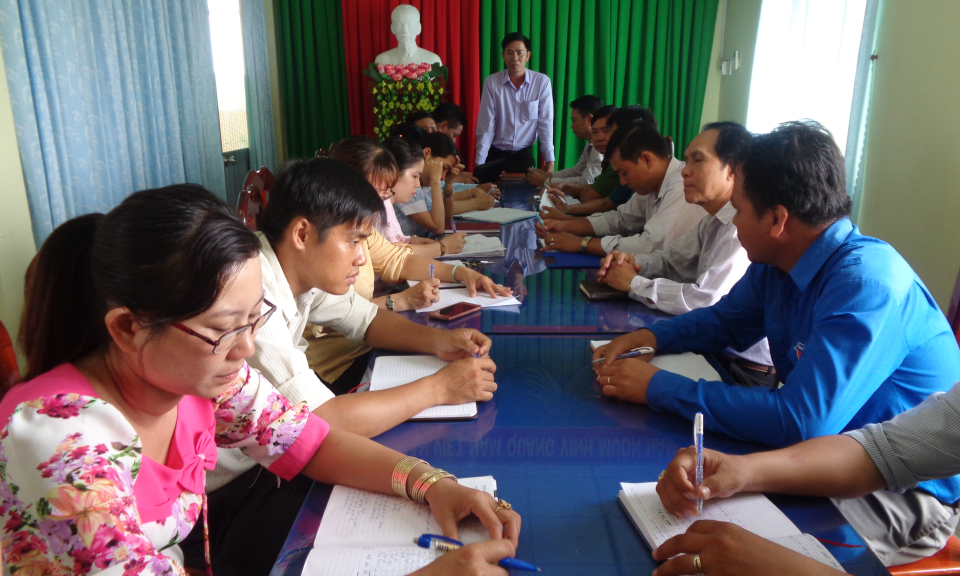 Gương b&iacute; thư đảng uỷ học tập v&agrave; l&agrave;m theo lời B&aacute;c