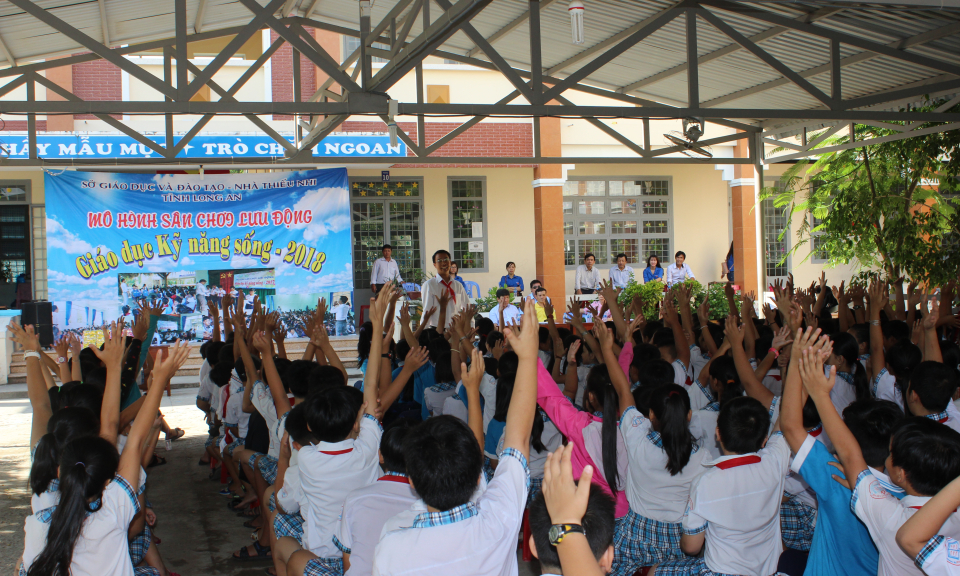 M&ocirc; h&igrave;nh s&acirc;n chơi lưu động gi&aacute;o dục kỹ năng sống cho học sinh tại Cần Đước