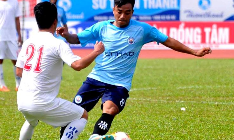 B&oacute;ng đ&aacute; ĐH. TDTT lần thứ VIII 2018: TP. T&acirc;n An v&agrave; Kiến Tường v&agrave;o chung kết