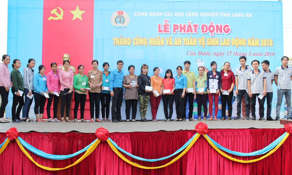 Cần Đước: Ph&aacute;t động Th&aacute;ng c&ocirc;ng nh&acirc;n v&agrave; an to&agrave;n vệ sinh lao động năm 2018