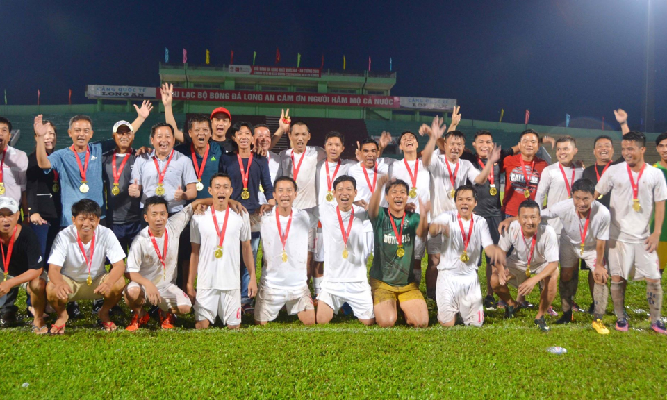 TP. T&acirc;n An v&ocirc; địch m&ocirc;n b&oacute;ng đ&aacute; ĐHTDTT tỉnh Long An lần thứ VIII 2018