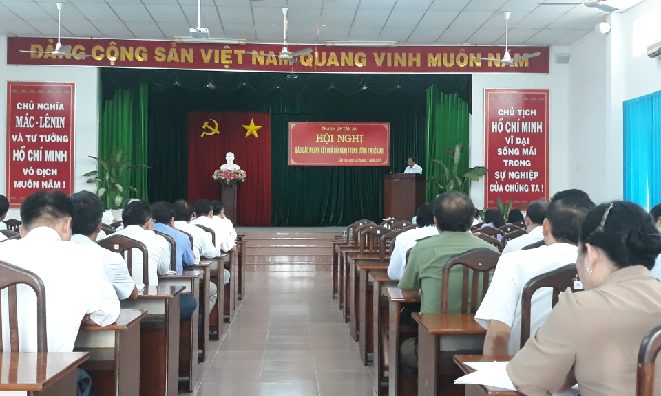 Hội nghị th&ocirc;ng b&aacute;o nhanh kết quả Hội nghị lần thứ 7 Ban Chấp h&agrave;nh trung ương Đảng kh&oacute;a XII