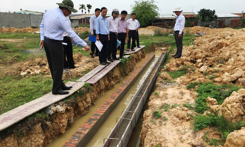 TX Kiến Tường: Đẩy nhanh tiến độ c&aacute;c c&ocirc;ng tr&igrave;nh x&acirc;y dựng cơ bản