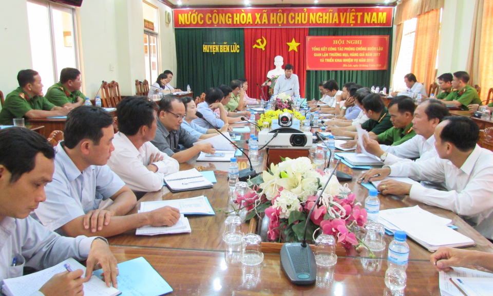 Bến Lức: Tổng kết c&ocirc;ng t&aacute;c ph&ograve;ng chống bu&ocirc;n lậu, gian lận thương mại, h&agrave;ng giả năm 2017