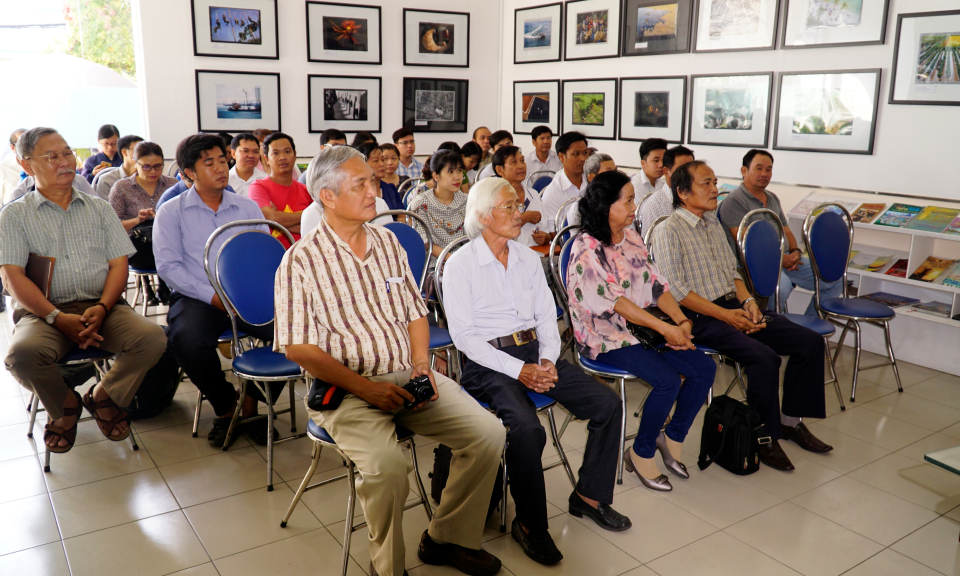 Khai giảng lớp tập huấn ảnh b&aacute;o ch&iacute;