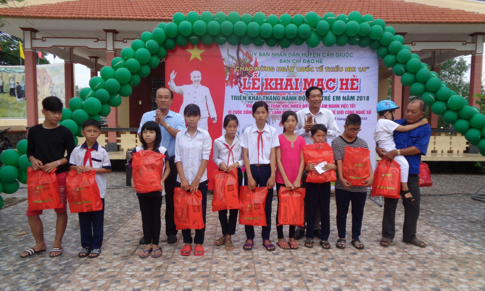 Cần Giuộc: Khai mạc h&egrave; v&agrave; triển khai th&aacute;ng h&agrave;nh động v&igrave; trẻ em