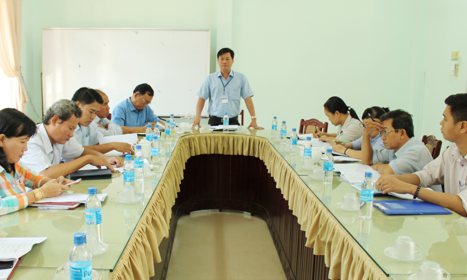 Cần Đước: L&agrave;m việc Uỷ ban nh&acirc;n d&acirc;n x&atilde; Phước Đ&ocirc;ng về x&acirc;y dựng n&ocirc;ng th&ocirc;n mới