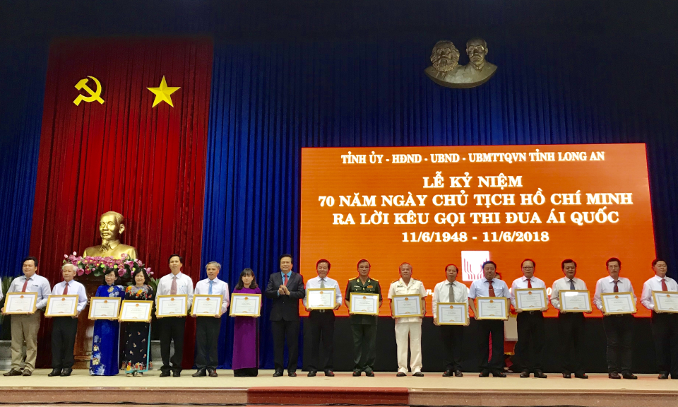 Long An kỷ niệm 70 năm ng&agrave;y B&aacute;c Hồ ra lời k&ecirc;u gọi thi đua &aacute;i quốc.