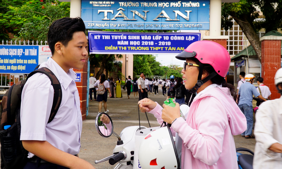 Tr&ecirc;n 19.700 th&iacute; sinh Long An thi v&agrave;o lớp 10