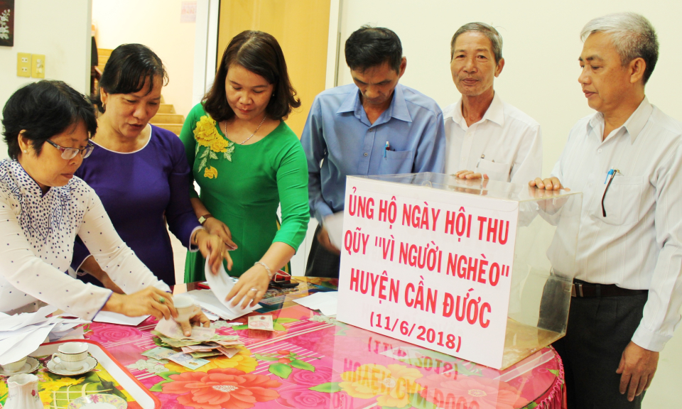 Long An g&acirc;y quỹ ủng hộ v&igrave; người ngh&egrave;o