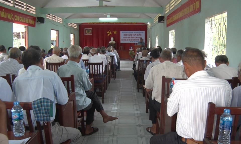 Đức H&ograve;a: Hội nghị tập huấn c&ocirc;ng t&aacute;c bảo vệ m&ocirc;i trường