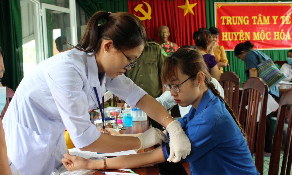 Mộc Ho&aacute;: Tiếp nhận 37 đơn vị m&aacute;u nh&acirc;n đạo